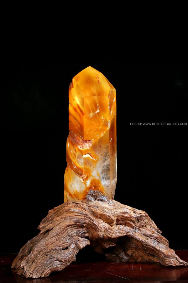 Amber Radiance Obelisk 1